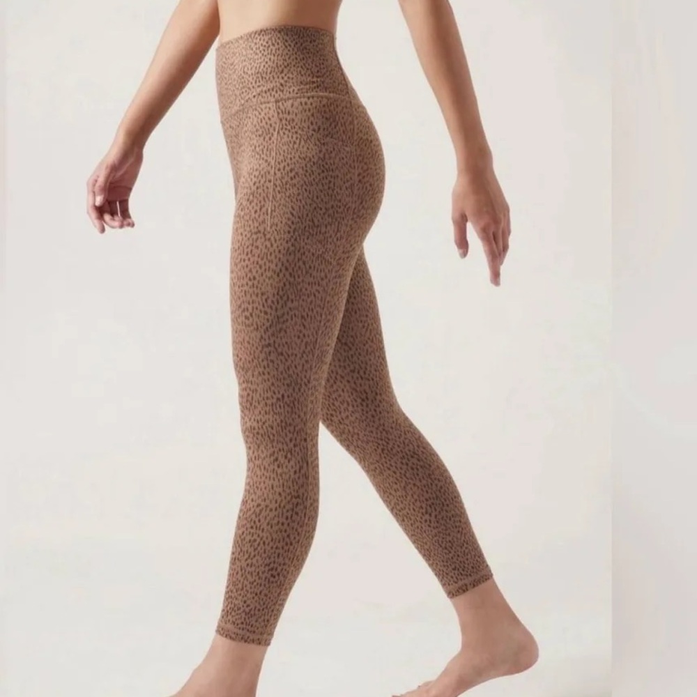 Athleta Salutation Stash Pocket Leggings Shanti Animal - Picture 6 of 7